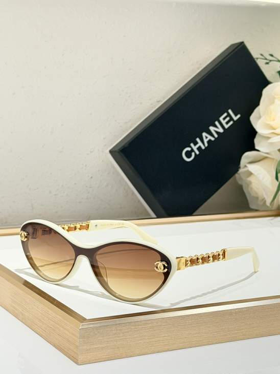 Picture of Chanel Sunglasses _SKUfw79614930fw